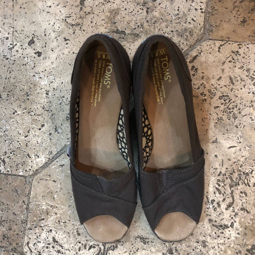 Toms wedges